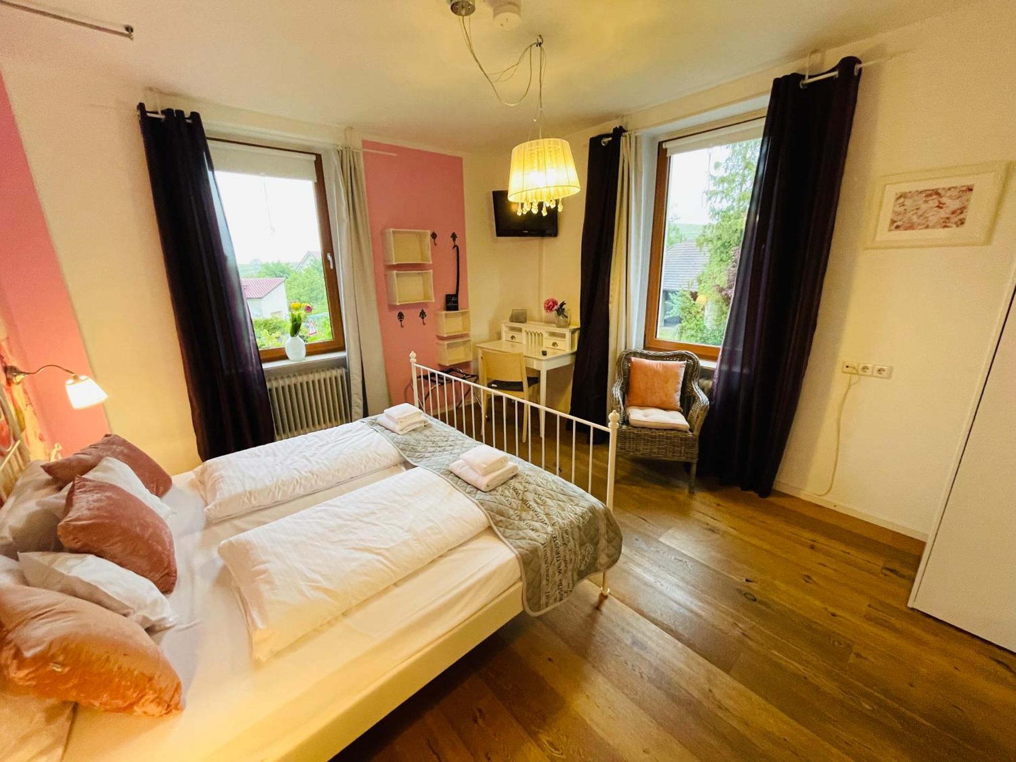 Zum Rayers Cafe-Restaurant & Boutique-Hotel Niederrotweil Rom bilde